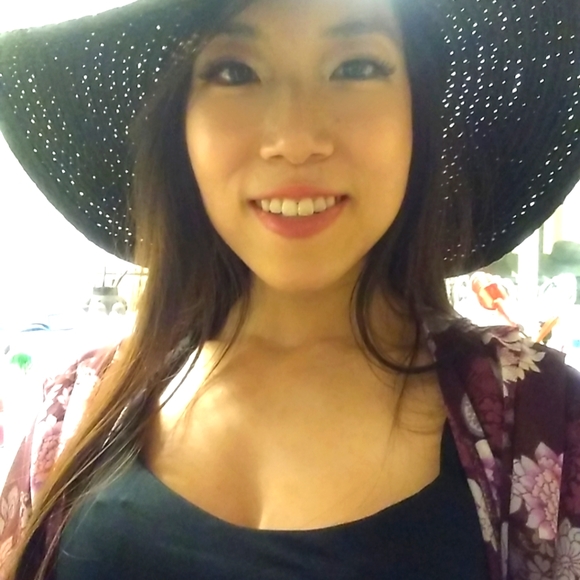 Meet your Posher, Kacey - Picture 4 of 4